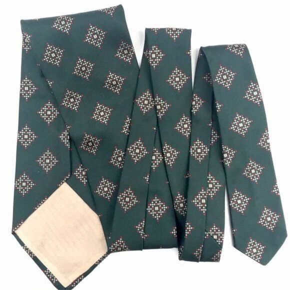Neiman Marcus Men's Tie Silk Geometric Diamond Shape Green Tan Red 55 in - Picture 2 of 4